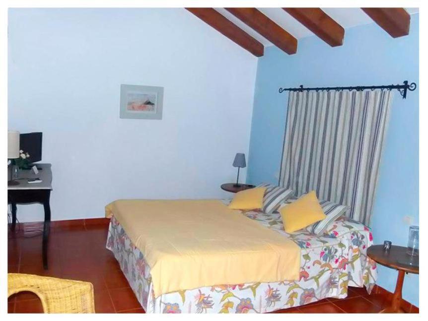 Casa Rural Valdevilano Ла-Рока-де-ла-Сьерра Экстерьер фото