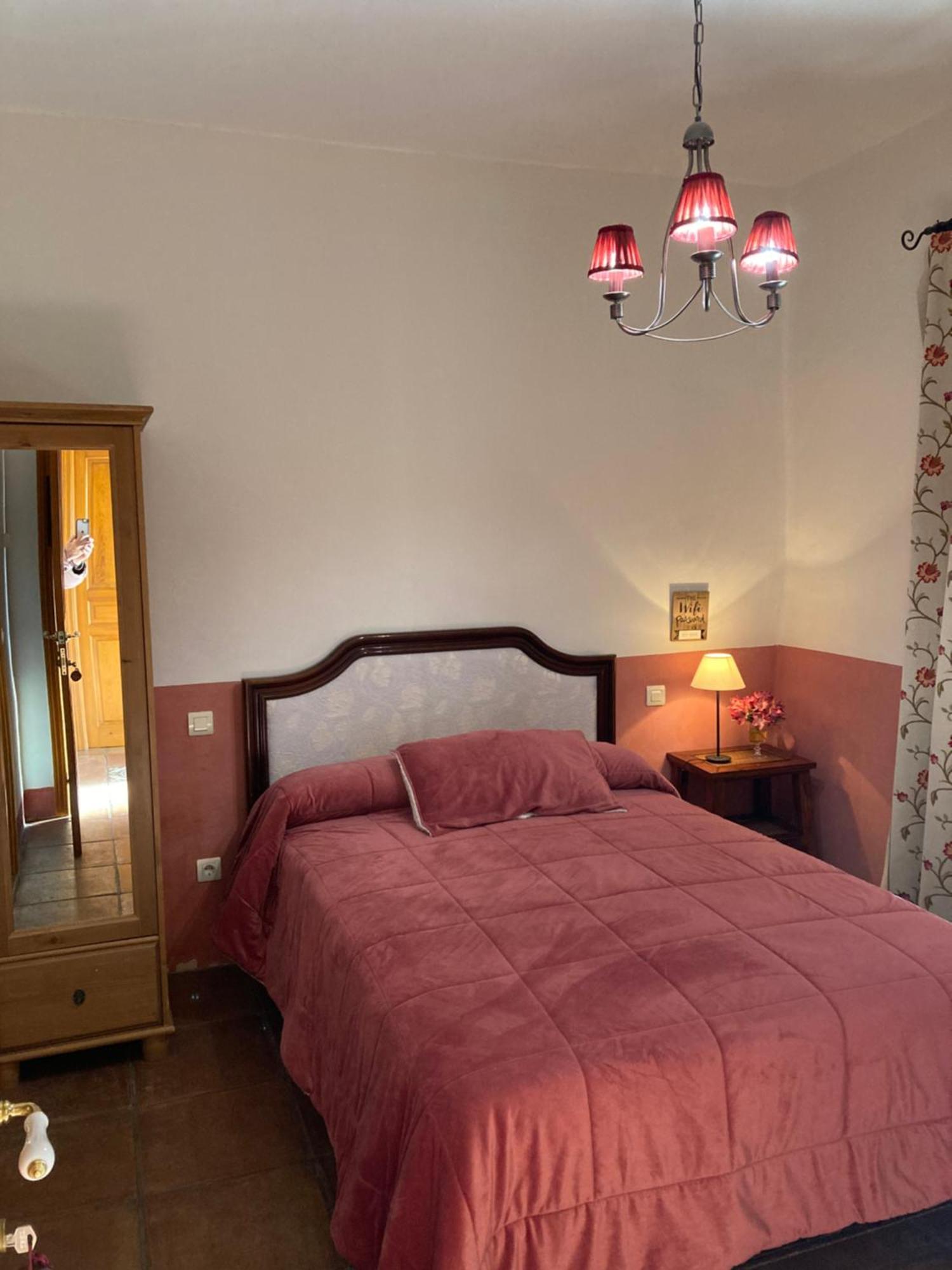 Casa Rural Valdevilano Ла-Рока-де-ла-Сьерра Экстерьер фото