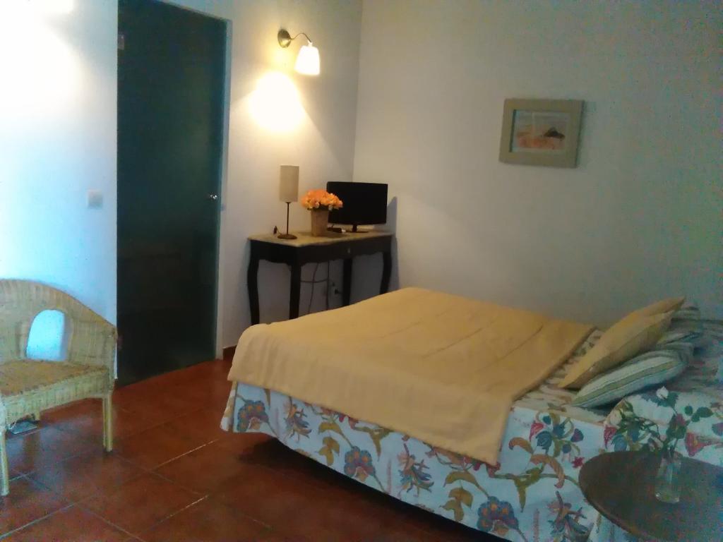 Casa Rural Valdevilano Ла-Рока-де-ла-Сьерра Экстерьер фото